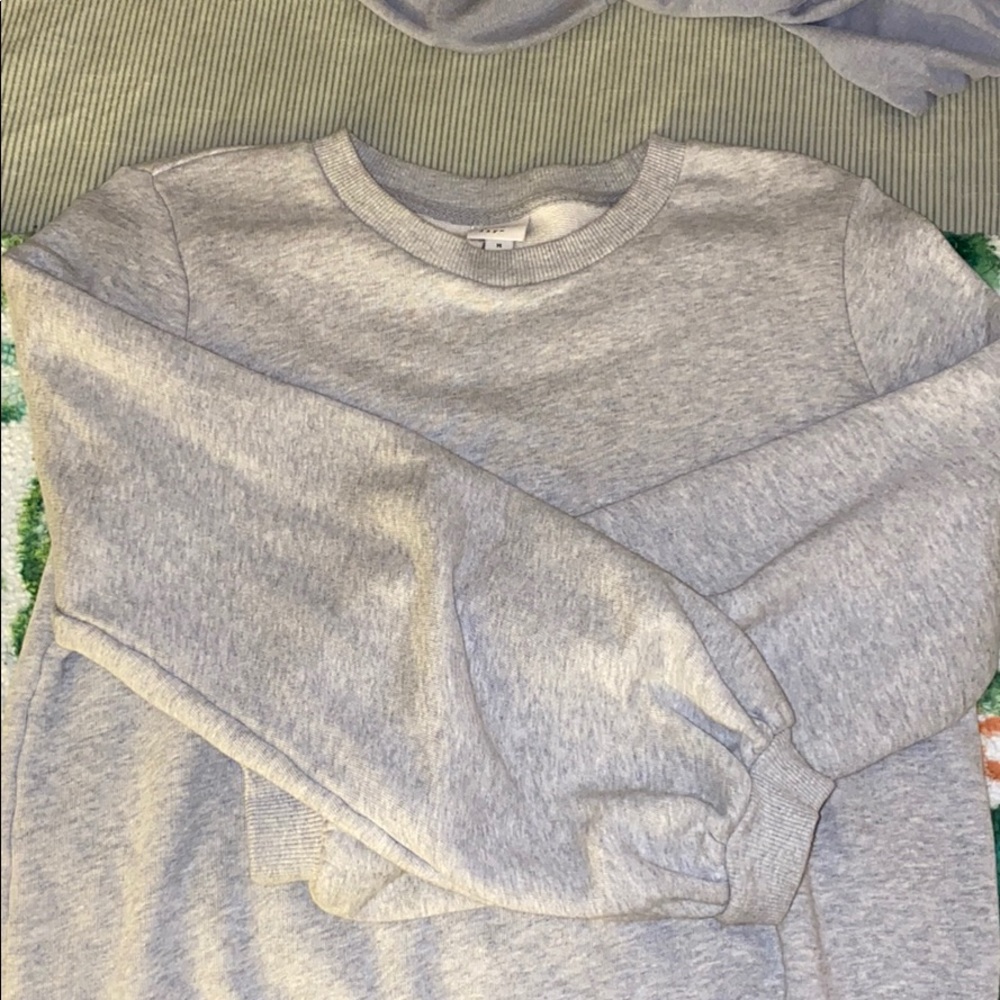 Balloon sleeve crewneck